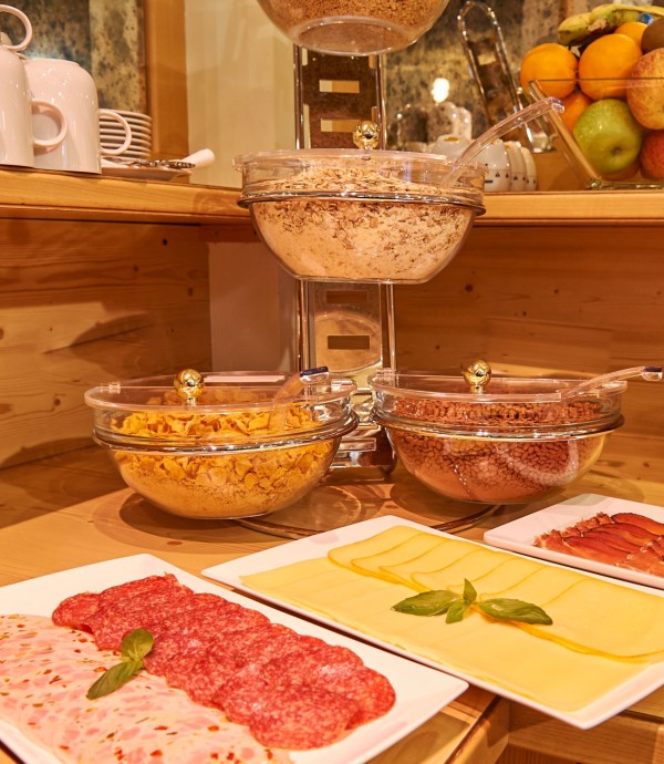 Wurst, Käse, Müsli und vieles mehr zur Auswahl 