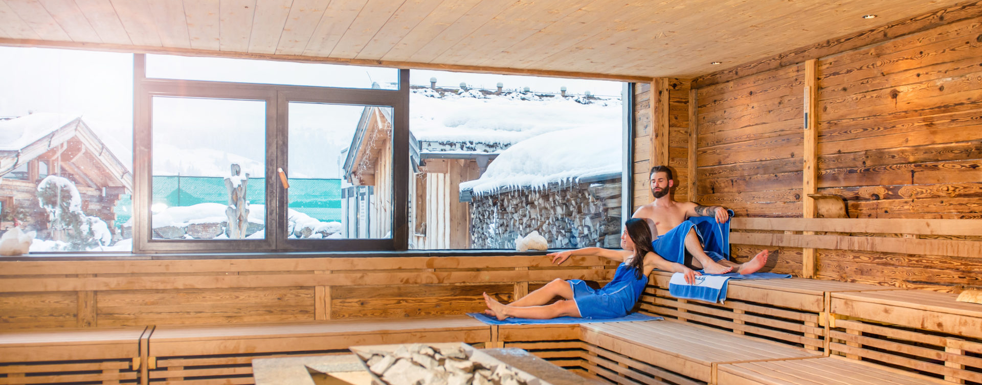 Pärchen in der Sauna in der Therme Amadé © Erlebnis-Therme Amadé